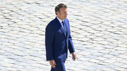 Premiera pentru un presedinte: Emmanuel Macron a survolat Parisul inaintea Zilei Nationale a Frantei - VIDEO Premiera pentru un presedinte: Emmanuel Macron a survolat Parisul inaintea Zilei Nationale a Frantei - VIDEO