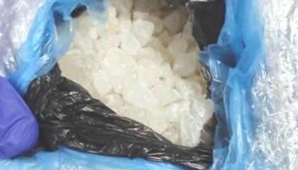 Prins in flagrant in timp ce dezgropa 10 kg de droguri, la Taraclia. Un student din Ucraina - trimis in judecata Prins in flagrant in timp ce dezgropa 10 kg de droguri, la Taraclia. Un student din Ucraina - trimis in judecata