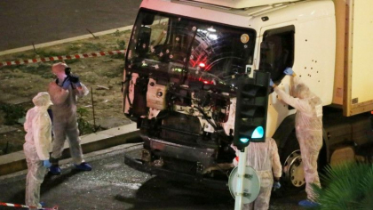 Sase ani de la atentatul terorist din Nisa. 87 de oameni au fost ucisi de un barbat care a intrat cu camionul in multime - GALERIE FOTO Sase ani de la atentatul terorist din Nisa. 87 de oameni au fost ucisi de un barbat care a intrat cu camionul in multime - GALERIE FOTO