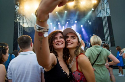 Peste 1.000 de invitati au participat la Keller Holz Anniversary Party!
