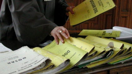Finalizarea urmaririi penale si inaintarea acuzarii va fi permisa in lipsa banuitului. Proiect - votat in lectura finala Finalizarea urmaririi penale si inaintarea acuzarii va fi permisa in lipsa banuitului. Proiect - votat in lectura finala