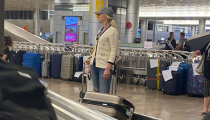 S-a dus la Ilan Sor? Marina Tauber - surprinsa pe aeroportul din Israel. Ce spune deputatul S-a dus la Ilan Sor? Marina Tauber - surprinsa pe aeroportul din Israel. Ce spune deputatul