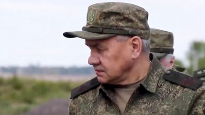 Soigu ordona armatei sa-si intensifice atacurile in Ucraina. Ministerul rus spune ca el a „inspectat" trupele care lupta acolo
Soigu ordona armatei sa-si intensifice atacurile in Ucraina. Ministerul rus spune ca el a „inspectat" trupele care lupta acolo