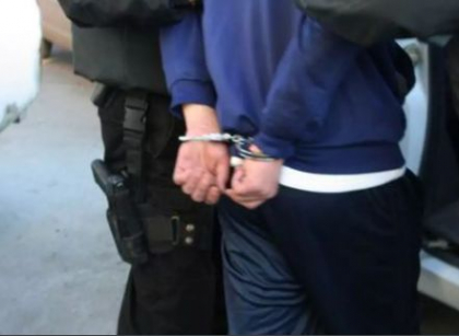 Caz socant la Orhei. Un tanar s-a autodenuntat politiei, dupa ce si-ar fi ucis tatal pe teritoriul Ucrainei Caz socant la Orhei. Un tanar s-a autodenuntat politiei, dupa ce si-ar fi ucis tatal pe teritoriul Ucrainei