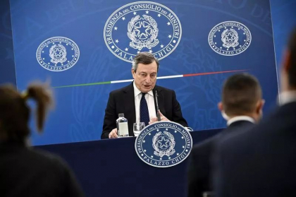Italia: Primarii, sindicatele si asociatiile de afaceri il implora pe Draghi sa renunte la demisie si sa ramana premier
Italia: Primarii, sindicatele si asociatiile de afaceri il implora pe Draghi sa renunte la demisie si sa ramana premier