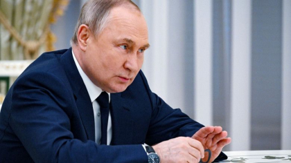 Putin spune ca s-au facut progrese in negocierile privind exporturile de cereale din Ucraina
Putin spune ca s-au facut progrese in negocierile privind exporturile de cereale din Ucraina