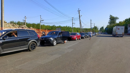 Atentie, calatori. S-au format ambuteiaje la iesire din tara. Pentru care puncte de trecere ar trebui sa optati - FOTO Atentie, calatori. S-au format ambuteiaje la iesire din tara. Pentru care puncte de trecere ar trebui sa optati - FOTO