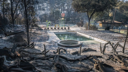 Nu a mai ramas nimic din campingurile din sud-vestul Frantei. Incendiile au mistuit totul in calea lor si au lasat un peisaj dezolant - GALERIE FOTO Nu a mai ramas nimic din campingurile din sud-vestul Frantei. Incendiile au mistuit totul in calea lor si au lasat un peisaj dezolant - GALERIE FOTO