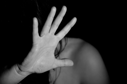 O tanara - violata de vecinul ei, dupa ce au consumat bauturi alcoolice impreuna, la Criuleni. Cum a aflat politia O tanara - violata de vecinul ei, dupa ce au consumat bauturi alcoolice impreuna, la Criuleni. Cum a aflat politia