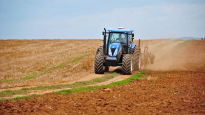 Acciza la importul motocultoarelor si a tractoarelor agricole si forestiere va fi anulata
Acciza la importul motocultoarelor si a tractoarelor agricole si forestiere va fi anulata
