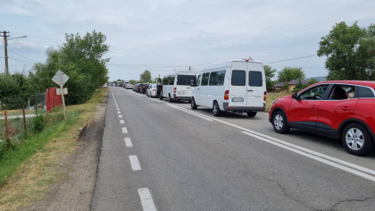 Ambuteiaje kilometrice la vama Sculeni. Zeci de masini astepata sa intre in Moldova. Indemnul Politiei de Frontiera - FOTO