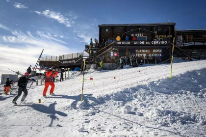 Frontiera dintre Italia si Elvetia din muntii Alpi se topeste