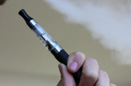 Timbrul de acciza va fi obligatoriu pe pachetul de tigarete electronice. Un proiect - votat in lectura finala Timbrul de acciza va fi obligatoriu pe pachetul de tigarete electronice. Un proiect - votat in lectura finala