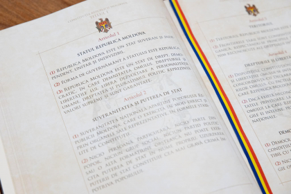 Maia Sandu, la 28 de ani de la adoptarea legii supreme a tarii: „Constitutia noastra uneste oamenii in jurul unui scop comun: viata fericita a cetatenilor intr-o tara prospera” 