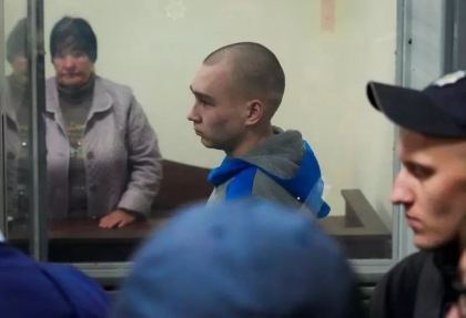 Sentinta pe viata pentru primul soldat rus acuzat de crime de razboi in Ucraina, redusa la 15 ani Sentinta pe viata pentru primul soldat rus acuzat de crime de razboi in Ucraina, redusa la 15 ani