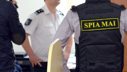 Perchezitii in peste 12 locatii din tara: Sunt vizate mai multe persoane cu demnitate publica Perchezitii in peste 12 locatii din tara: Sunt vizate mai multe persoane cu demnitate publica