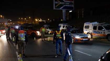 20 de barbati inarmati au violat opt femei care filmau un videoclip muzical in Africa de Sud
20 de barbati inarmati au violat opt femei care filmau un videoclip muzical in Africa de Sud