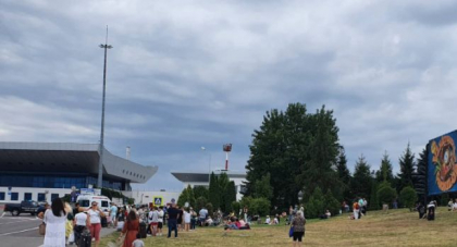 Pe Aeroportul din Chisinau a fost anuntata o noua alerta cu bomba. Toate persoanele - evacuate - VIDEO
