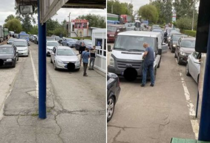 Moldovenii revin acasa. La vama Sculeni s-au format ambuteiaje. Cate masini stau la coada - FOTO Moldovenii revin acasa. La vama Sculeni s-au format ambuteiaje. Cate masini stau la coada - FOTO