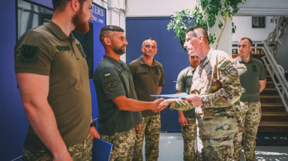 Ucraina isi retrage cei 40 de militari din Kosovo. Acestia faceau parte din trupele de mentinere a pacii KFOR Ucraina isi retrage cei 40 de militari din Kosovo. Acestia faceau parte din trupele de mentinere a pacii KFOR