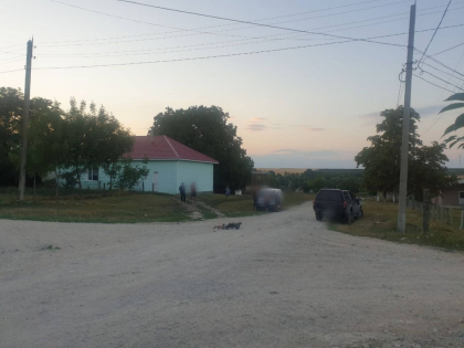 Momente de groaza pentru un copil de sapte ani. A fost lovit de o masina, in timp ce se plimba cu bicicleta, la Soroca. Cum s-a intamplat totul - FOTO