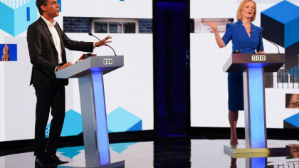 Cursa pentru guvernul britanic se ascute. Rishi Sunak a castigat o dezbatere televizata in fata lui Liz Truss, favorita in sondaje Cursa pentru guvernul britanic se ascute. Rishi Sunak a castigat o dezbatere televizata in fata lui Liz Truss, favorita in sondaje