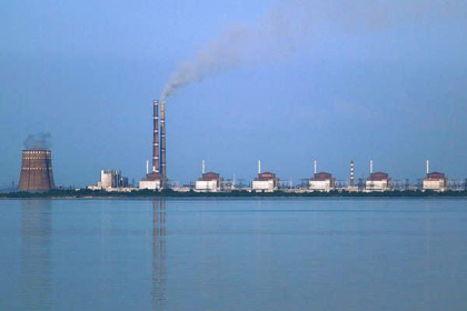 Unul din reactoarele centralei nucleare Zaporojie a fost oprit. Energoatom: „Exista inca riscul de scurgere de hidrogen si substante radioactive”
