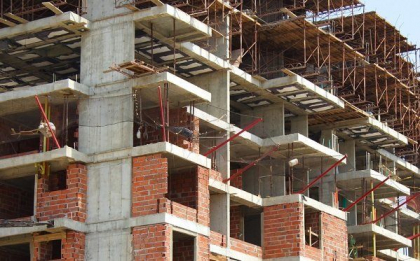 Un minor - transportat la spital, dupa ce a cazut in gol de la etajul noua al unui bloc de locuit nefinisat din capitala. Politia: „Era cu doi prieteni” Un minor - transportat la spital, dupa ce a cazut in gol de la etajul noua al unui bloc de locuit nefinisat din capitala. Politia: „Era cu doi prieteni”