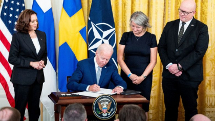 Joe Biden a semnat protocoalele de aderare la NATO a Finlandei si Suediei Joe Biden a semnat protocoalele de aderare la NATO a Finlandei si Suediei