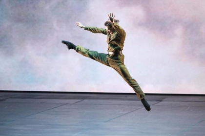 Fotografia postata de celebrul balerin Sergei Polunin, in plin razboi declansat de Vladimir Putin - FOTO Fotografia postata de celebrul balerin Sergei Polunin, in plin razboi declansat de Vladimir Putin - FOTO