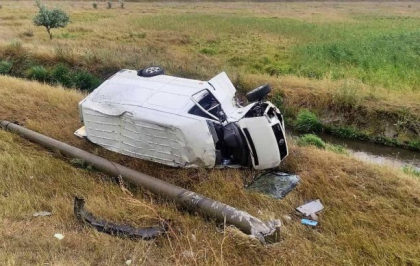 Accident grav la Balti. Un tanar s-a lovit puternic de un pilon electric, dupa ce a pierdut controlul volanului si a derapat de pe sosea - VIDEO Accident grav la Balti. Un tanar s-a lovit puternic de un pilon electric, dupa ce a pierdut controlul volanului si a derapat de pe sosea - VIDEO