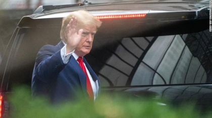 Donald Trump a pastrat tacerea, in fata procurorului general al New Yorkului care l-a audiat sub juramant in cadrul investigatiei care vizeaza practicile de afaceri ale companiei familiei sale Donald Trump a pastrat tacerea, in fata procurorului general al New Yorkului care l-a audiat sub juramant in cadrul investigatiei care vizeaza practicile de afaceri ale companiei familiei sale