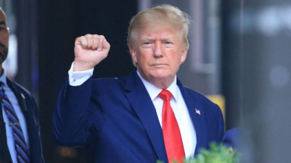 Trump a invocat „Al Cincilea Amendament” de 440 de ori in timpul audierilor din New York. Acesta a raspuns la o singura intrebare