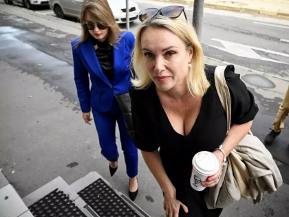 Marina Ovsiannikova, jurnalista din Rusia care a intrerupt in direct jurnalul unui post de televiziune de stat in timp ce tinea un afis anti-razboi - arestata din nou - FOTO Marina Ovsiannikova, jurnalista din Rusia care a intrerupt in direct jurnalul unui post de televiziune de stat in timp ce tinea un afis anti-razboi - arestata din nou - FOTO