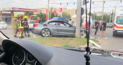 Accident grav in capitala. Doua masini s-au ciocnit violent pe o strada din sectorul Telecentru - FOTO/VIDEO
Accident grav in capitala. Doua masini s-au ciocnit violent pe o strada din sectorul Telecentru - FOTO/VIDEO