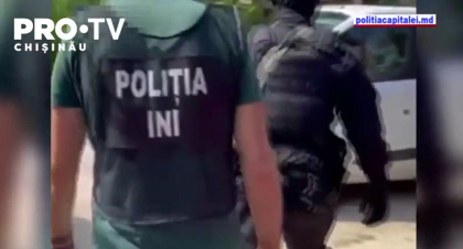 Patru barbati, care ar fi furat in ajun de Revelion un seif cu 280 de mii de lei, au fost retinuti de oamenii legii, la opt luni dupa jaf Patru barbati, care ar fi furat in ajun de Revelion un seif cu 280 de mii de lei, au fost retinuti de oamenii legii, la opt luni dupa jaf