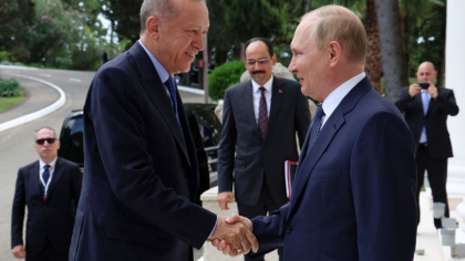 Rusii sustin ca Turcia a semnat un nou contract pentru cumpararea de sisteme rusesti S-400. Un oficial turc neaga