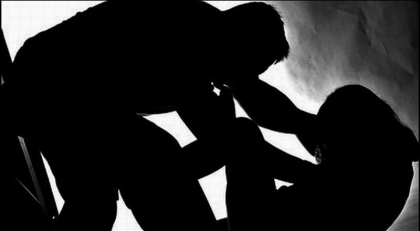 Momente de groaza pentru o tanara de 21 de ani. Un barbat ar fi incercat sa o violeze, dupa ce aceasta a urcat intr-o masina de ocazie pentru a ajunge acasa, la Riscani. Cum s-a intamplat totul 