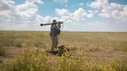 Ucraina a primit lansatoare antitanc de la un aliat neasteptat - FOTO Ucraina a primit lansatoare antitanc de la un aliat neasteptat - FOTO