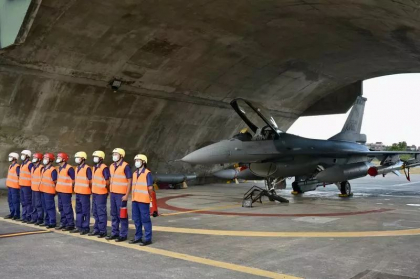Taiwanul isi prezinta cel mai avansat avion de lupta dupa manevrele chineze