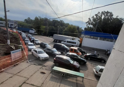 Agitatia de la frontiera cu Romania continua. S-au format ambuteiaje la vama Sculeni. Cate masini asteapta sa iasa din tara - FOTO