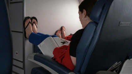 Insotitorii de zbor si pilotii spun ca pasagerii nu ar trebui sa poarte slapi in avion. Care este motivul Insotitorii de zbor si pilotii spun ca pasagerii nu ar trebui sa poarte slapi in avion. Care este motivul
