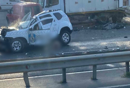 Accident grav la Stauceni. Un barbat a murit pe loc, iar altul - transportat la spital in stare grava, dupa ce masina in care se aflau s-a lovit de un Mercedes - FOTO Accident grav la Stauceni. Un barbat a murit pe loc, iar altul - transportat la spital in stare grava, dupa ce masina in care se aflau s-a lovit de un Mercedes - FOTO