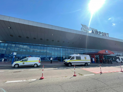 Alertele cu bomba in toate centrele comerciale, comisariatele militare, Aeroportul International Chisinau, dar si la Parlament - false Alertele cu bomba in toate centrele comerciale, comisariatele militare, Aeroportul International Chisinau, dar si la Parlament - false