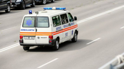 S-au pornit la munca, insa au ajuns la spital. Patru vamesi au avut nevoie de ingrijiri medicale, in urma unui accident, la Giurgiulesti. Servicul Vamal: „Unul a fost luat de urgenta in sala de operatie” S-au pornit la munca, insa au ajuns la spital. Patru vamesi au avut nevoie de ingrijiri medicale, in urma unui accident, la Giurgiulesti. Servicul Vamal: „Unul a fost luat de urgenta in sala de operatie”