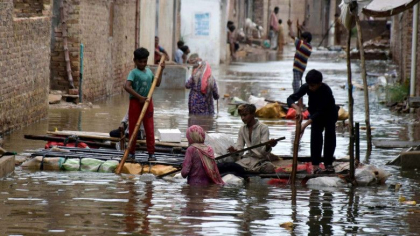 E stare de urgenta in Pakistan, unde inundatiile au ucis 900 de oameni si au distrus aproape 500 de mii de case - VIDEO E stare de urgenta in Pakistan, unde inundatiile au ucis 900 de oameni si au distrus aproape 500 de mii de case - VIDEO