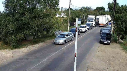 Atentie, calatori. S-au format ambuteiaje la frontiera de stat. Care sunt cele mai aglomerate puncte de trecere - FOTO