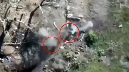 Alt epic-fail? Un soldat rus isi „scoate din uz” un coleg cand trage cu un aruncator de grenade - VIDEO Alt epic-fail? Un soldat rus isi „scoate din uz” un coleg cand trage cu un aruncator de grenade - VIDEO