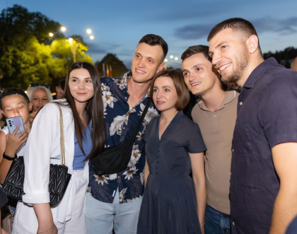 Cum a fost surprinsa sefa statului ieri, de Ziua Independentei, la Ungheni - GALERIE FOTO Cum a fost surprinsa sefa statului ieri, de Ziua Independentei, la Ungheni - GALERIE FOTO