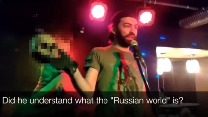 Un mercenar rus care tine in mana craniul unui soldat ucrainean ucis la Azovstal: „Nu poate exista pace. Trebuie sa dez-ucrainizam Ucraina” - VIDEO Un mercenar rus care tine in mana craniul unui soldat ucrainean ucis la Azovstal: „Nu poate exista pace. Trebuie sa dez-ucrainizam Ucraina” - VIDEO